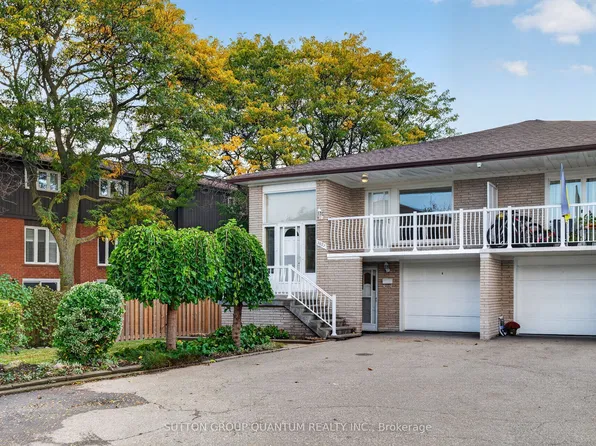 3697 Broomhill Cres, Mississauga, ON L4Y 3N5