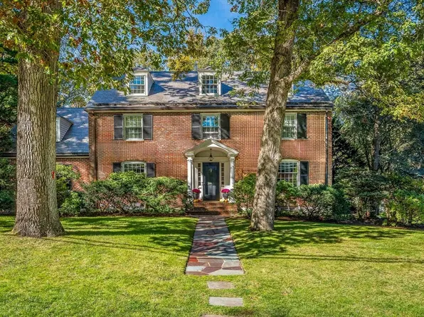 10 Lanark Rd, Wellesley, MA 02481