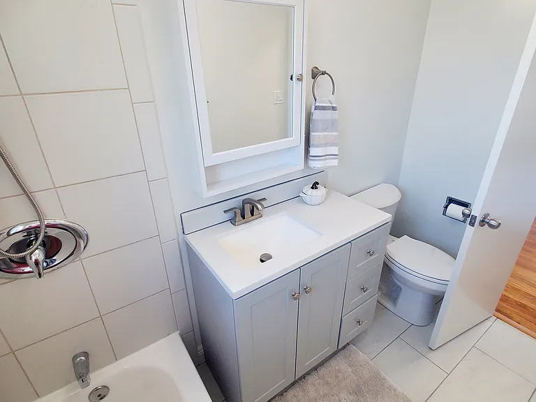 330 Orizaba Ave #4 — Photo 16