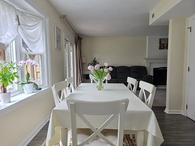 11702 Fernhurst Ln — Photo 24