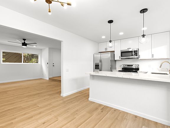 5th image of 7982 Mission Center Ct Unit B