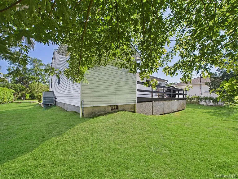 45 Willow St — Photo 36