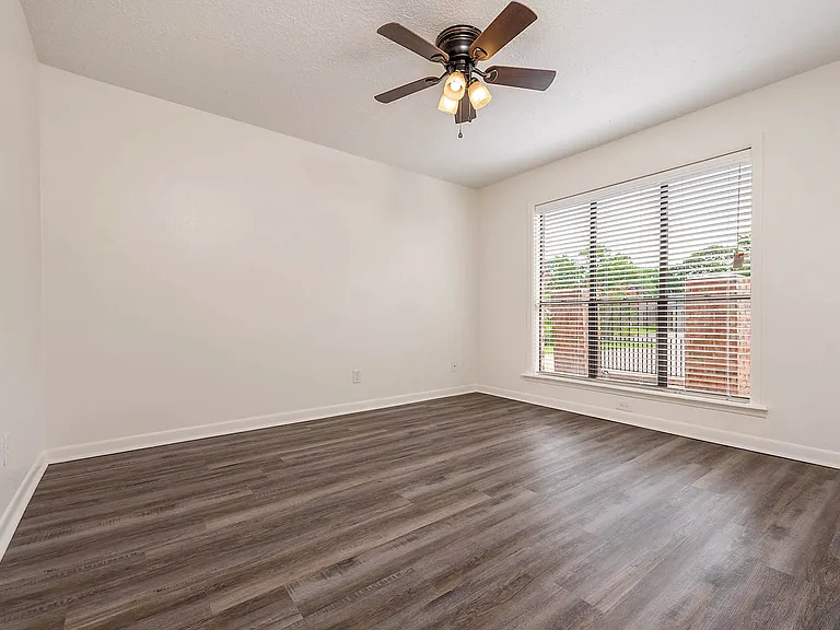 2910 Jennifer Dr — Photo 11