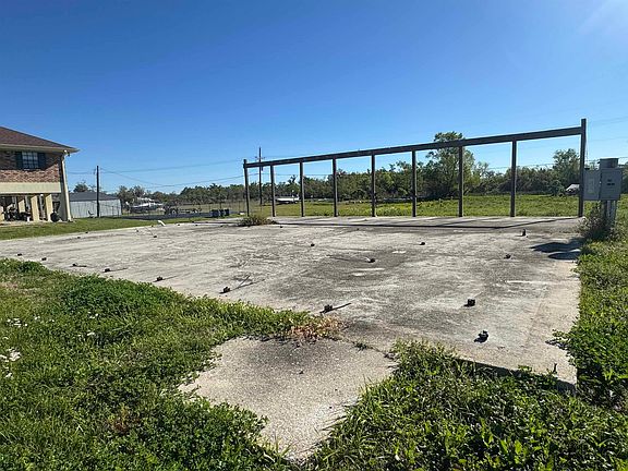 2nd image of 1447 Bayou Dularge Rd