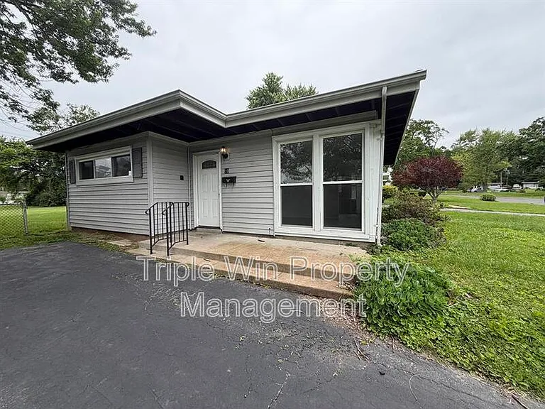 10 Saint Celeste Dr — Photo 6