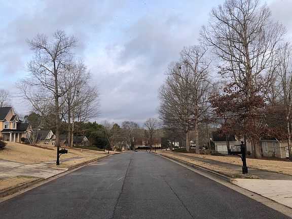 5th image of 107 Cherry Hill Ln