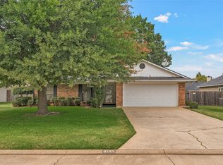 3135 Le Oaks Dr, Bossier City, LA 71111