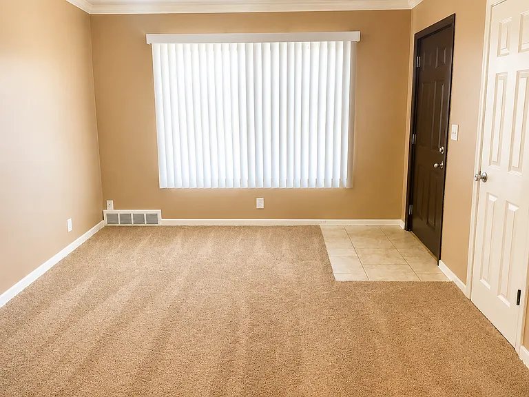 6627 Colby St — Photo 2