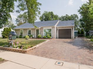 713 Russet Ln, Streamwood, IL 60107