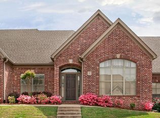 11 Chapman Ln, Little Rock, AR 72211