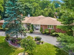 10 Sycamore Rd, Colonia, NJ 07067