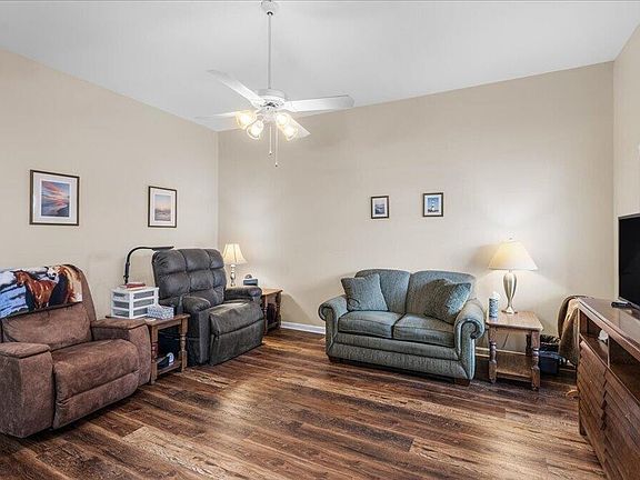3rd image of 10016 Bellflower Way