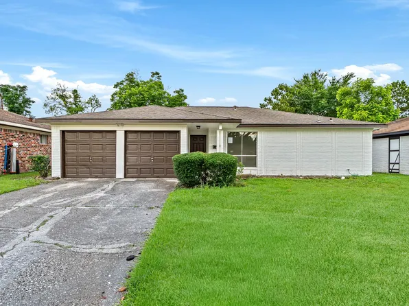 11823 S Willow Cir, Houston, TX 77071