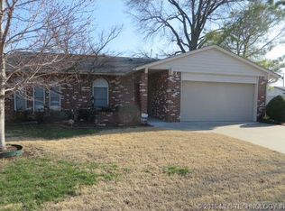 8606 E 28th Pl, Tulsa, OK 74129