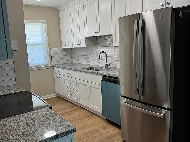 418 Burr Oak Ct — Photo 1