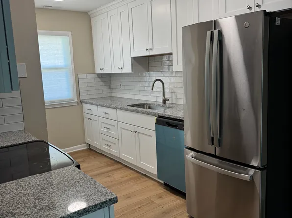 418 Burr Oak Ct, Virginia Beach, VA 23454