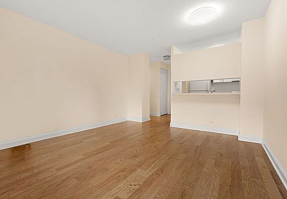 3rd image of 233 E 86th St APT 6C