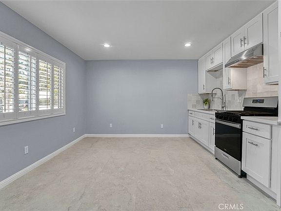 3rd image of 9410 Zelzah Ave