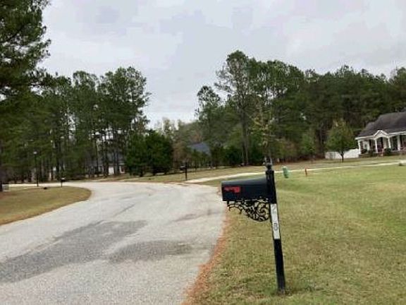 Exterior Neighborhood (street photo)