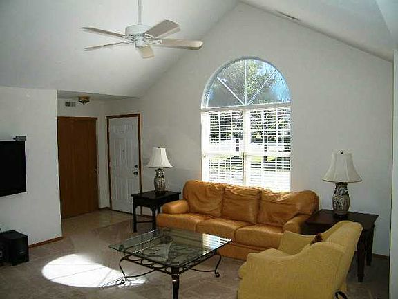 3rd image of 7769 Meadowlark Ln S