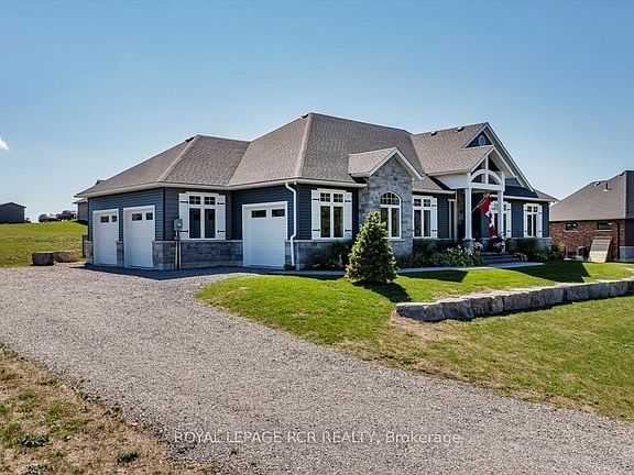 4th image of 3 Nipigon St