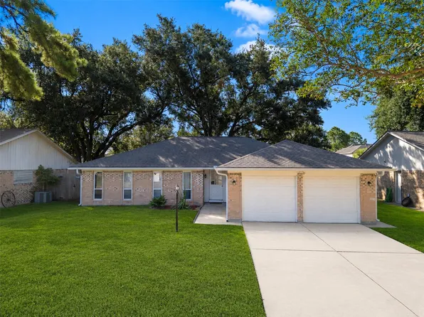 913 W Galveston St, League City, TX 77573