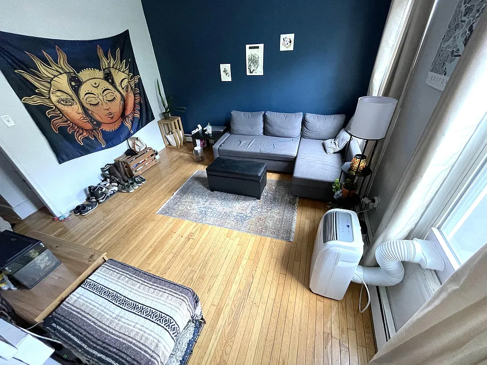 367 Maverick St #2