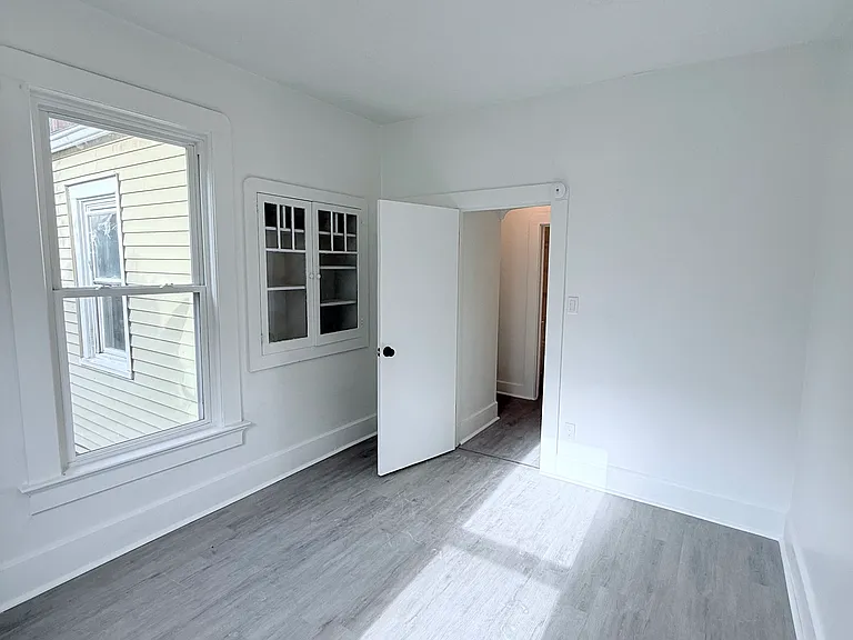 418 Sumner Ave — Photo 21