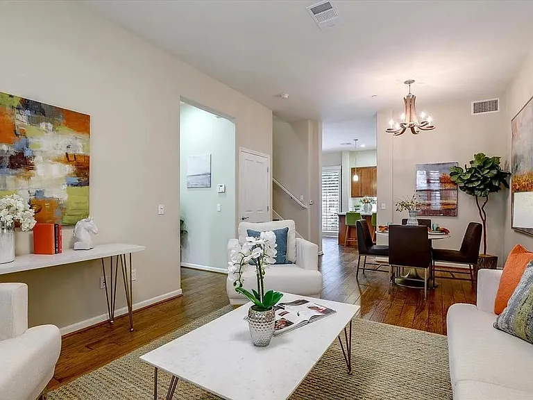 4388 El Camino Real — Photo 1