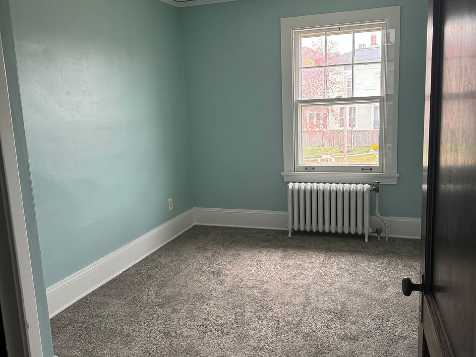 2nd image of 311 Pine St