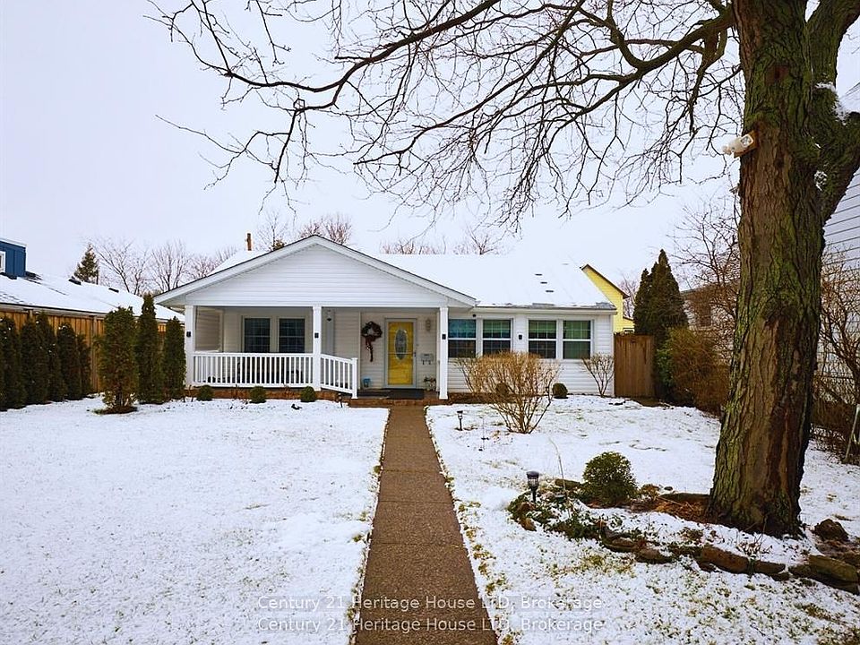 1st image of 662 Lakeshore Rd