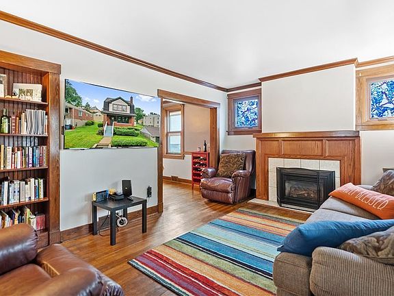 4th image of 12 Dartmouth Ave