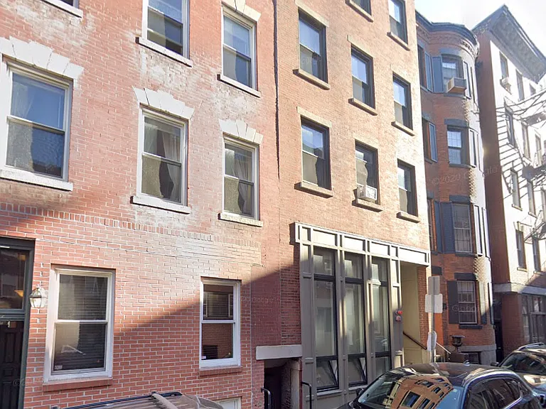 4 Garden Ct #3B — Photo 1