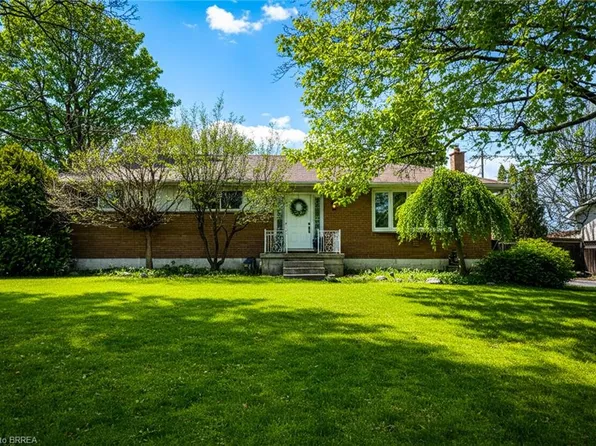 6 Bayly Dr, Brant, ON N3L 2P9