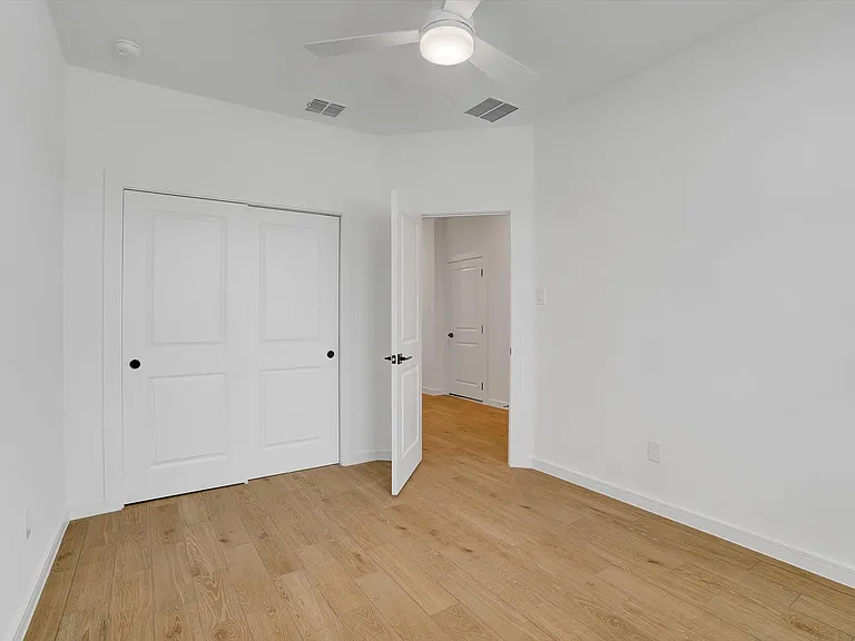 8438 Bay Ridge Cir — Photo 20
