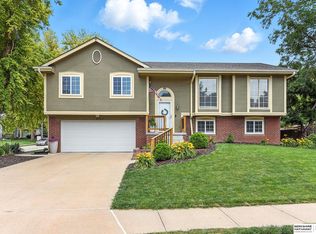 6727 N 110th St, Omaha, NE 68164