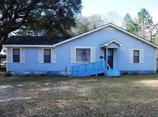 105 N Court St, Geneva, AL 36340