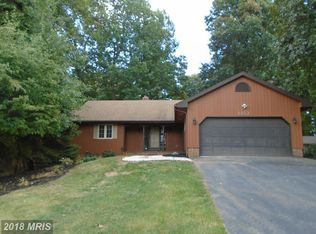 6152 Greenbriar Ln, Fayetteville, PA 17222