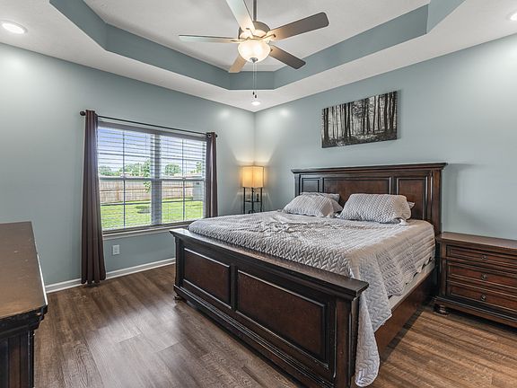 4th image of 579 Mimosa Dr