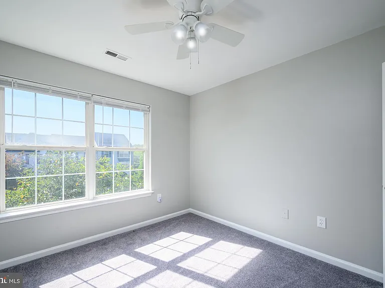 105 Brenwick Ct — Photo 19