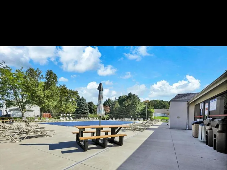 189 Hawkins Ln #F — Photo 48