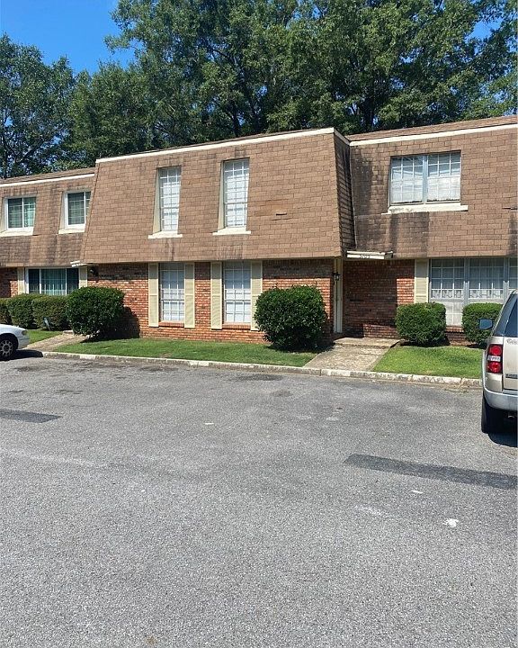 1st image of 5705 Woodland Trce