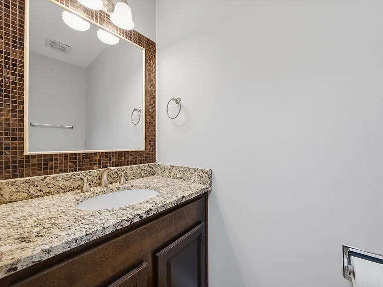 21854 W Kentwood Dr — Photo 17