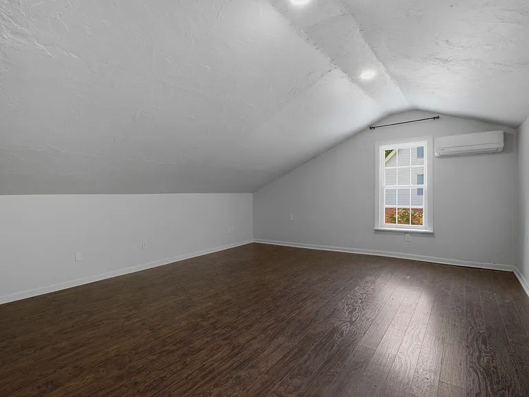 1303 General Macarthur Dr — Photo 28