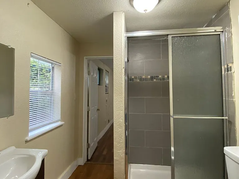403 Pedernales St — Photo 20