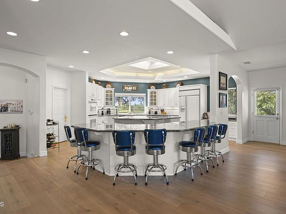 4th image of 2550 Riave Ct