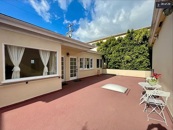 3rd image of 834 Lincoln Blvd #2A