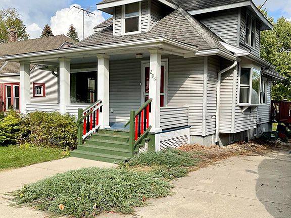 3rd image of 205 Riverlawn Ave