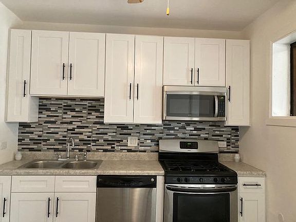2nd image of 6142 S Artesian Ave