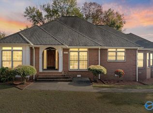 3811 Sturbridge Dr NW, Huntsville, AL 35810